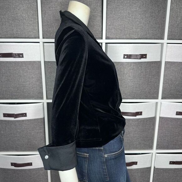 Tadashi Shoji Women's Velvet Jewel Cuff Wrap Top Full Zip Back - Picture 10 of 11